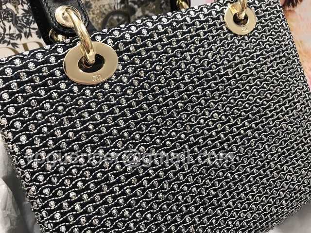 M0565 Embroidery 24 M0565 Embroidery 24