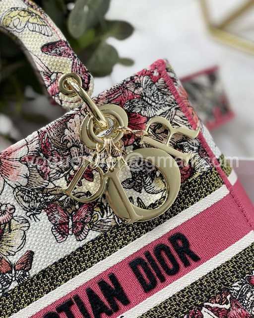 M8002 Embroidery 24 M8002 Embroidery 24