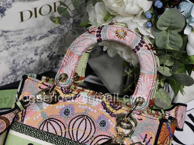 M8002 Embroidery 24 M8002 Embroidery 24