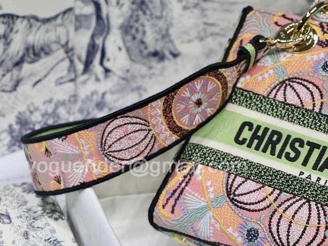 M8002 Embroidery 24 M8002 Embroidery 24