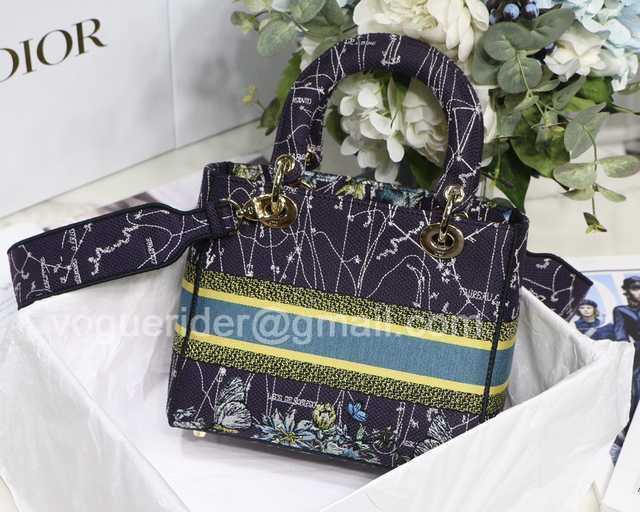 M8002 Embroidery 24 M8002 Embroidery 24