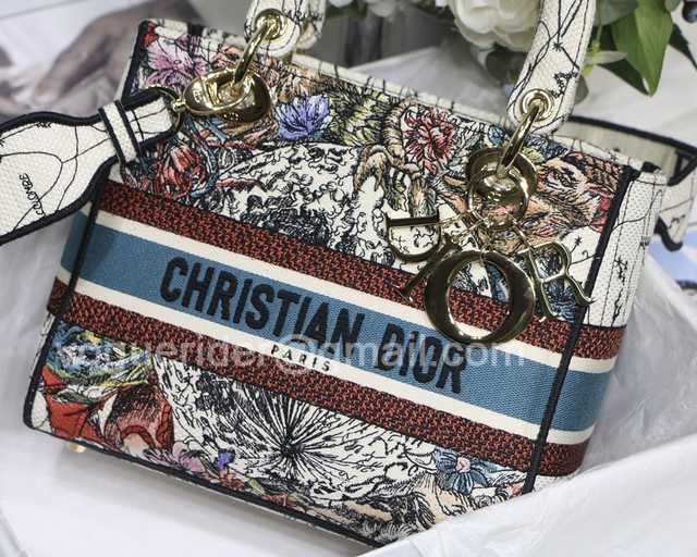 M8002 Embroidery 24 M8002 Embroidery 24