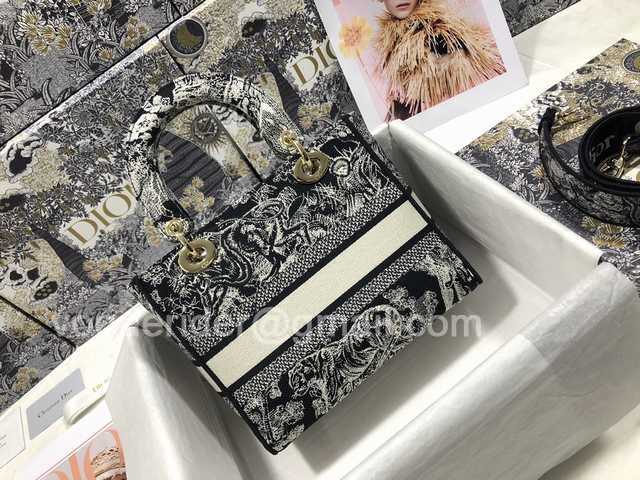 M0565 Embroidery 24 M0565 Embroidery 24