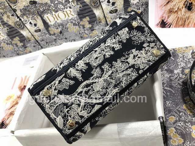 M0565 Embroidery 24 M0565 Embroidery 24