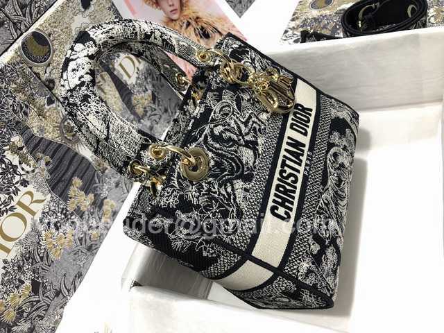 M0565 Embroidery 24 M0565 Embroidery 24