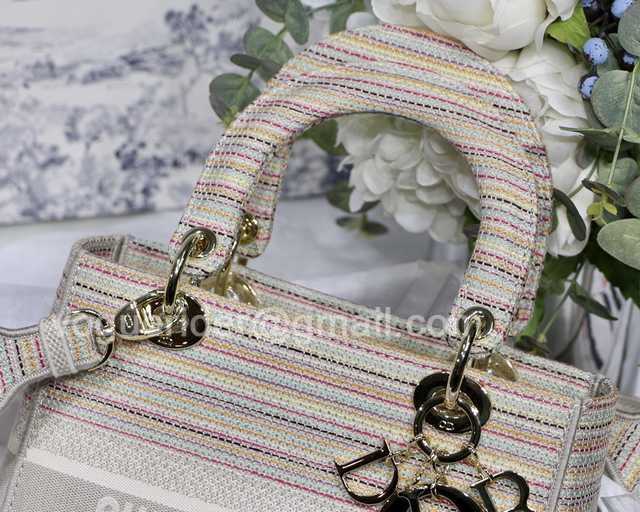M8002 Embroidery 24 M8002 Embroidery 24