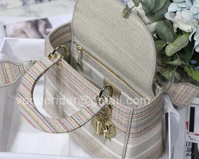 M8002 Embroidery 24 M8002 Embroidery 24