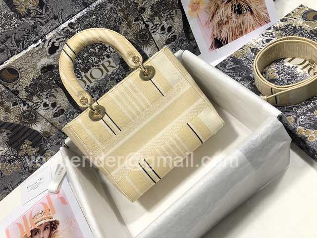 M0565 Embroidery 24 M0565 Embroidery 24