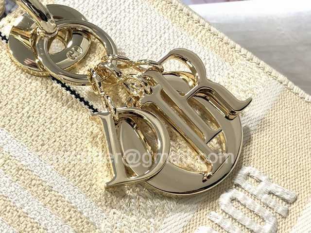 M0565 Embroidery 24 M0565 Embroidery 24