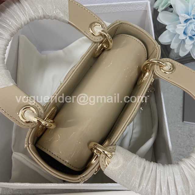 8203A Mini 17 Patent Leather 8203A Mini 17 Patent Leather