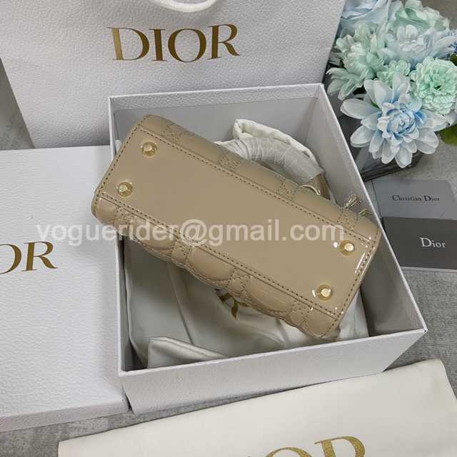 8203A Mini 17 Patent Leather 8203A Mini 17 Patent Leather