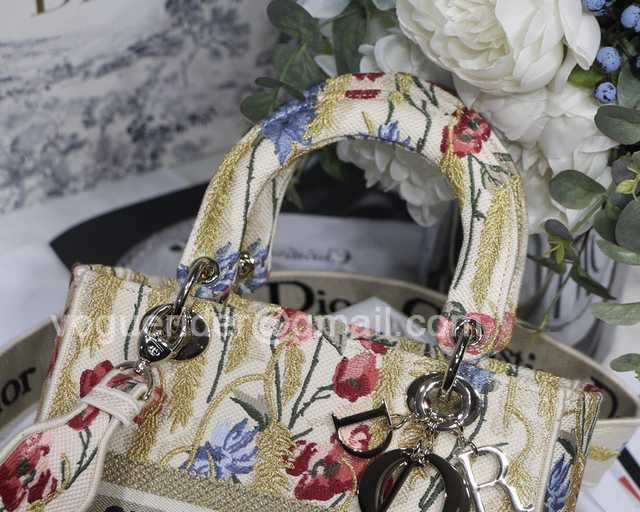 M8002 Embroidery 24 M8002 Embroidery 24