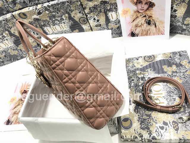 M0566 7L Lambskin 32 M0566 7L Lambskin 32