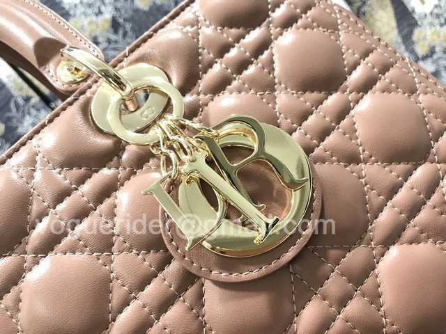 M0566 7L Lambskin 32 M0566 7L Lambskin 32