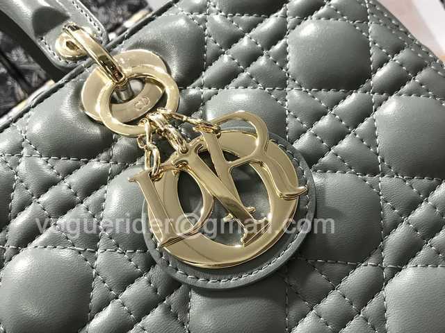 M0566 7L Lambskin 32 M0566 7L Lambskin 32