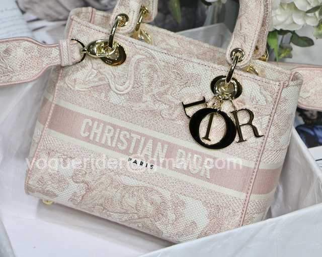 M8002 Embroidery 24 M8002 Embroidery 24