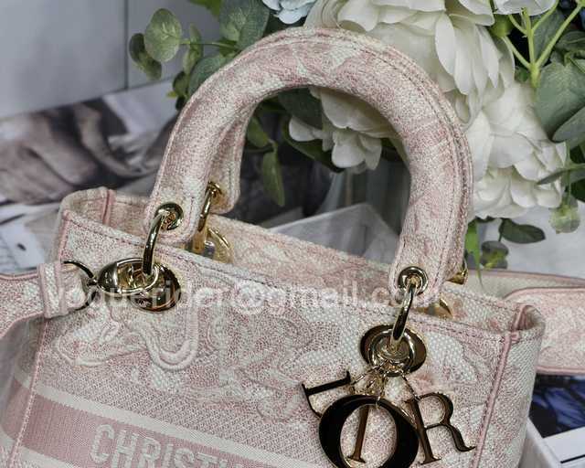 M8002 Embroidery 24 M8002 Embroidery 24