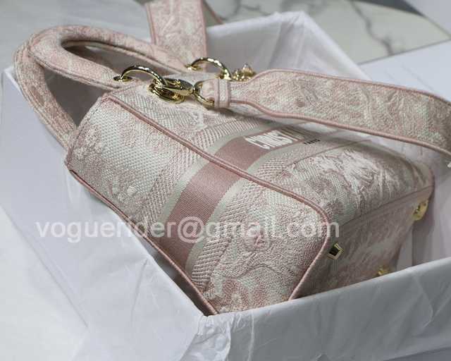 M8002 Embroidery 24 M8002 Embroidery 24