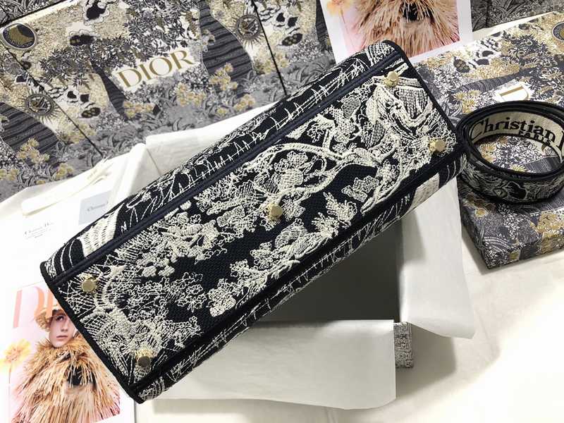 M0566 D-Lite 32 M0566 D-Lite 32