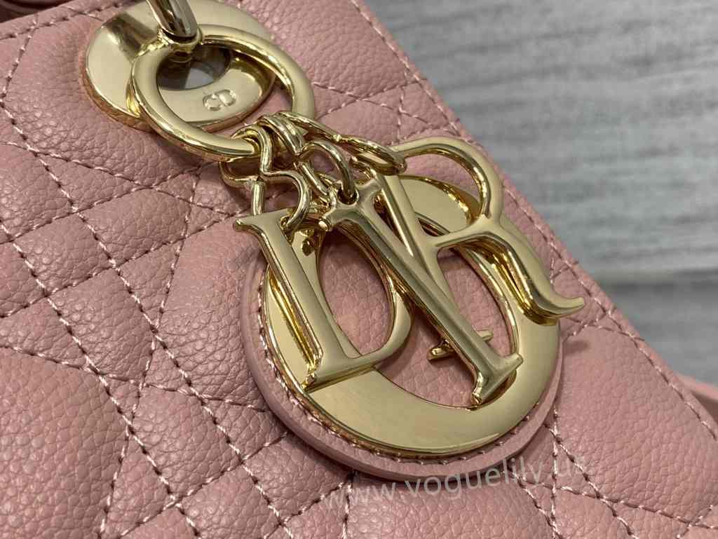 4L 6604 20 Caviar 4L 6604 20 Caviar