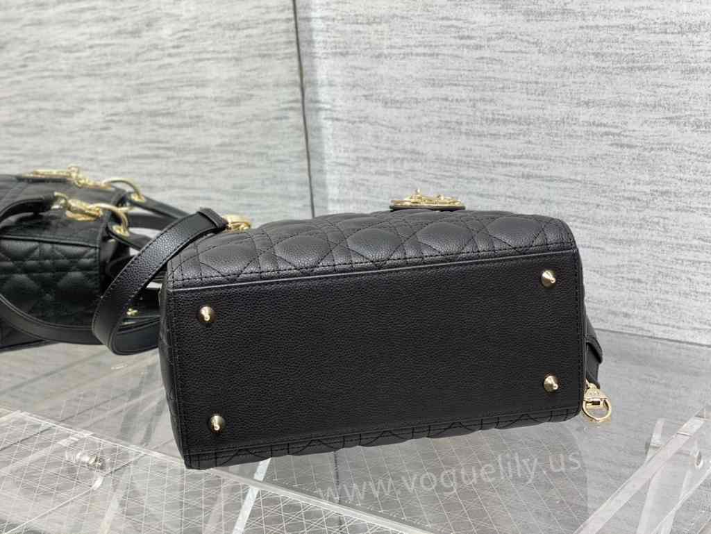 5L 6605 24 Caviar 5L 6605 24 Caviar
