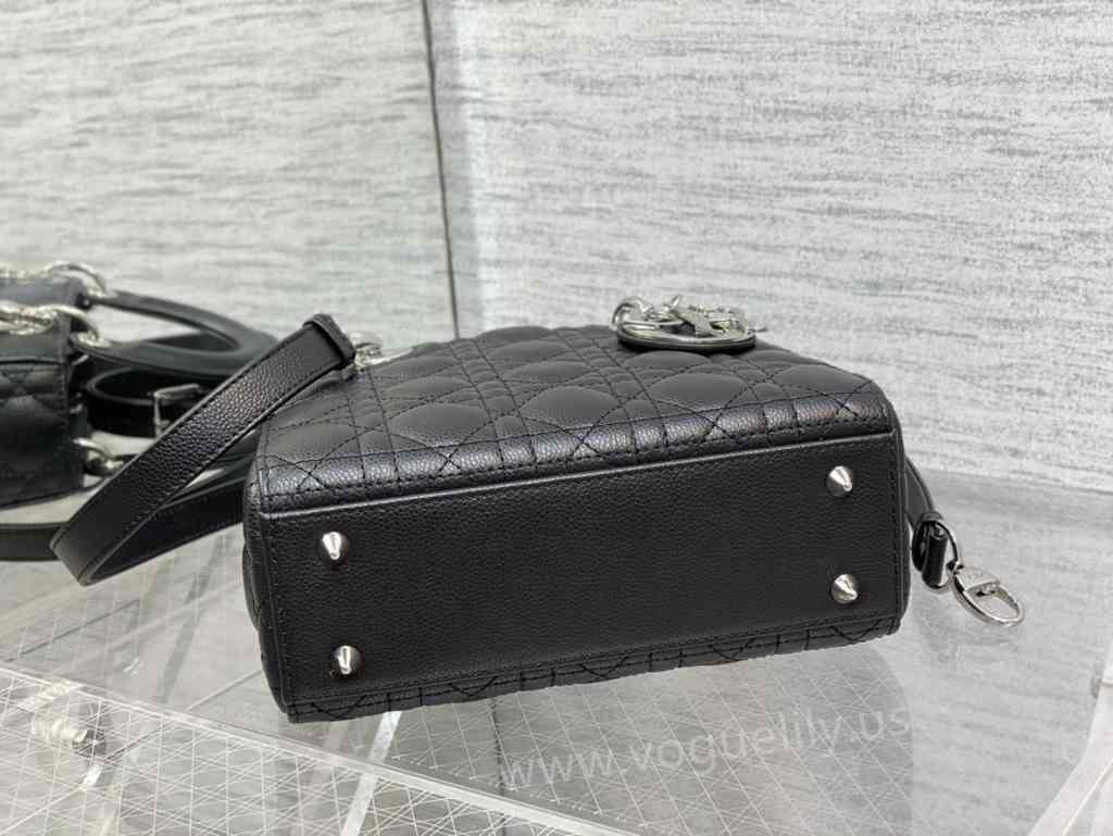 4L 6604 20 Caviar 4L 6604 20 Caviar