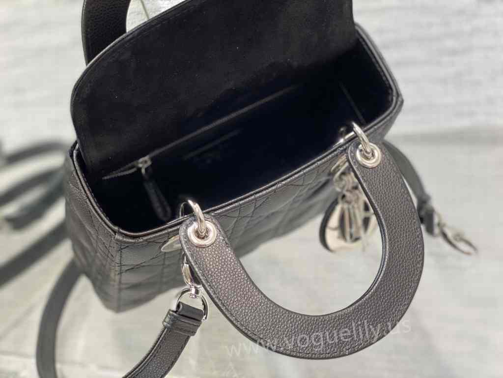 4L 6604 20 Caviar 4L 6604 20 Caviar