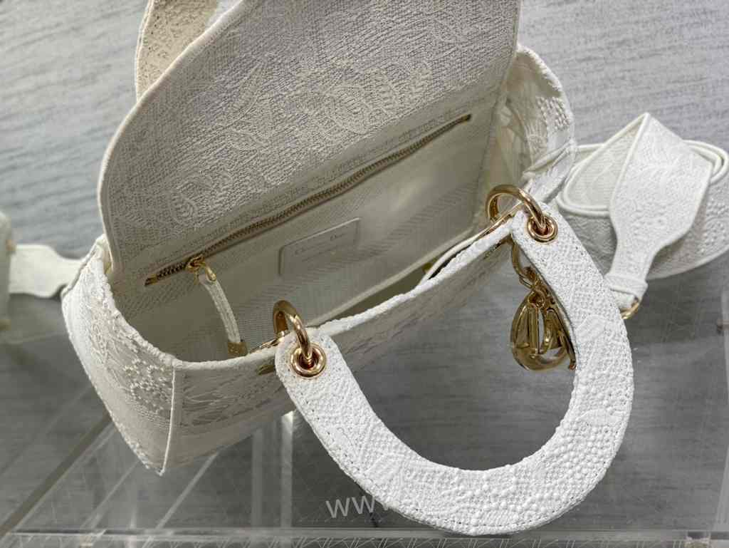 5L 6605 24 Embroidery