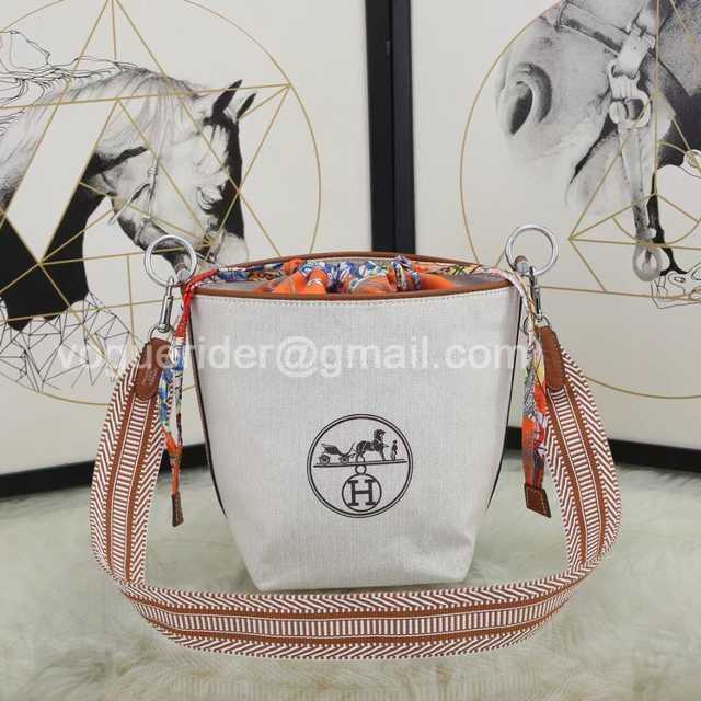 Bucket Bag 22 Bucket Bag 22
