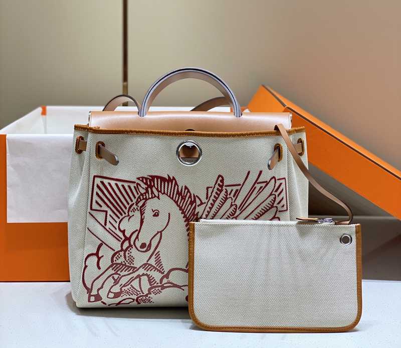 Herbag Zip 31 Interior Stitches Herbag Zip 31 Interior Stitches