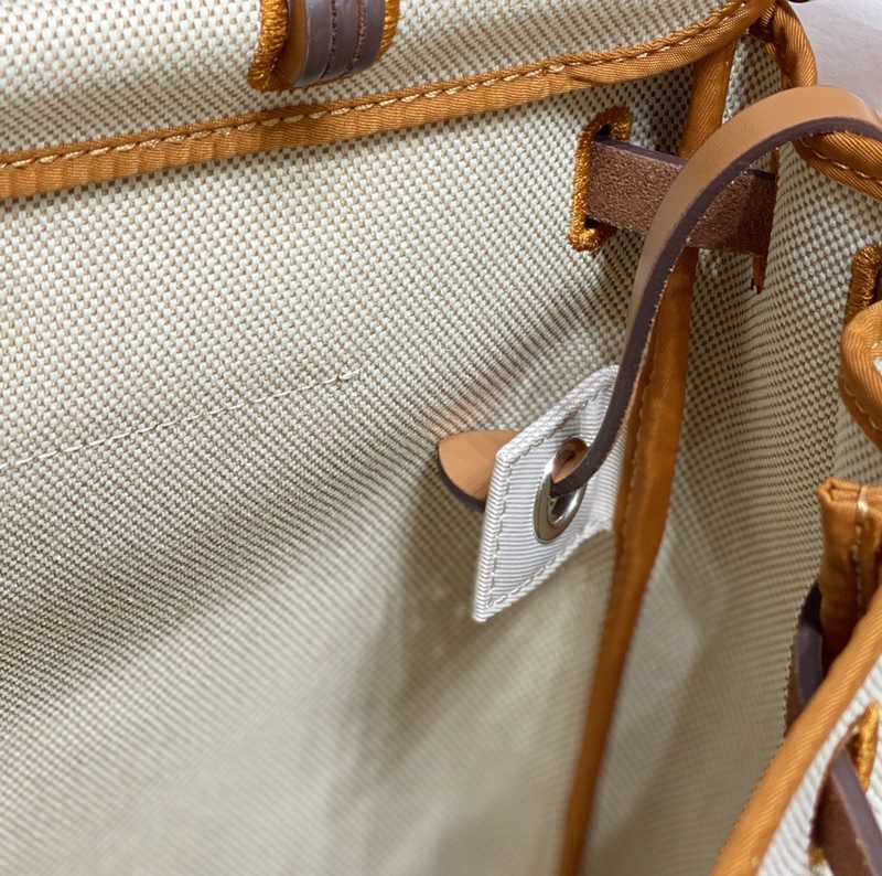 Herbag Zip 31 Interior Stitches Herbag Zip 31 Interior Stitches