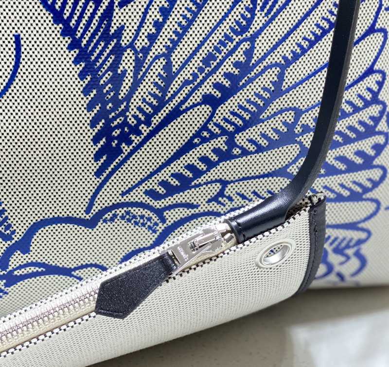 Herbag Zip 31 Interior Stitches Herbag Zip 31 Interior Stitches