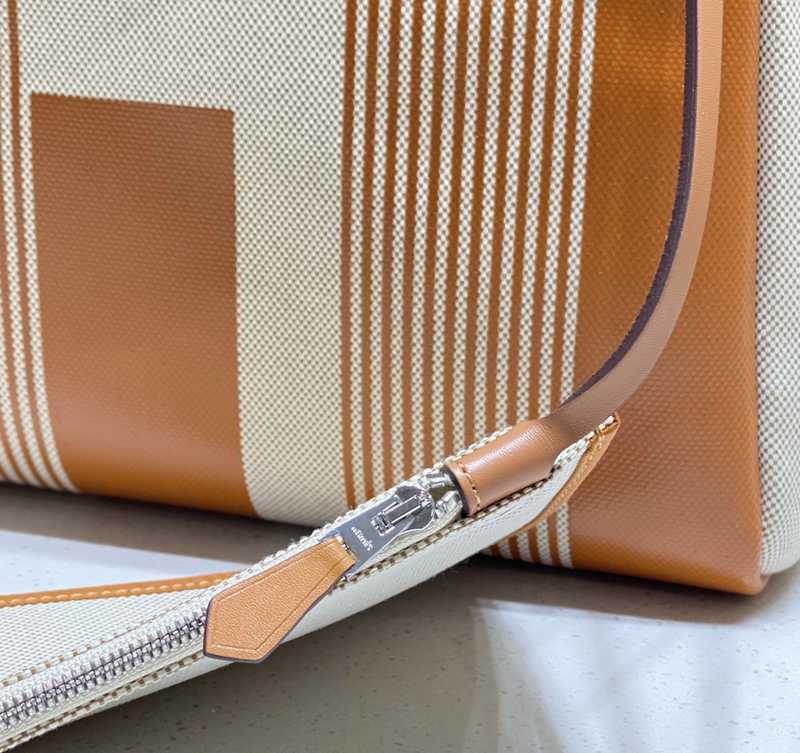 Herbag Zip 31 Interior Stitches Herbag Zip 31 Interior Stitches