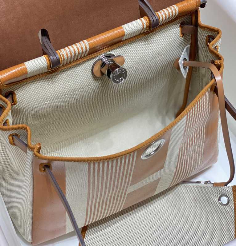 Herbag Zip 31 Interior Stitches Herbag Zip 31 Interior Stitches