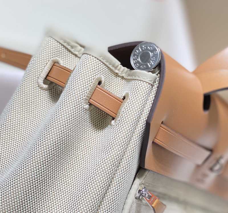 Herbag Zip 31 Interior Stitches