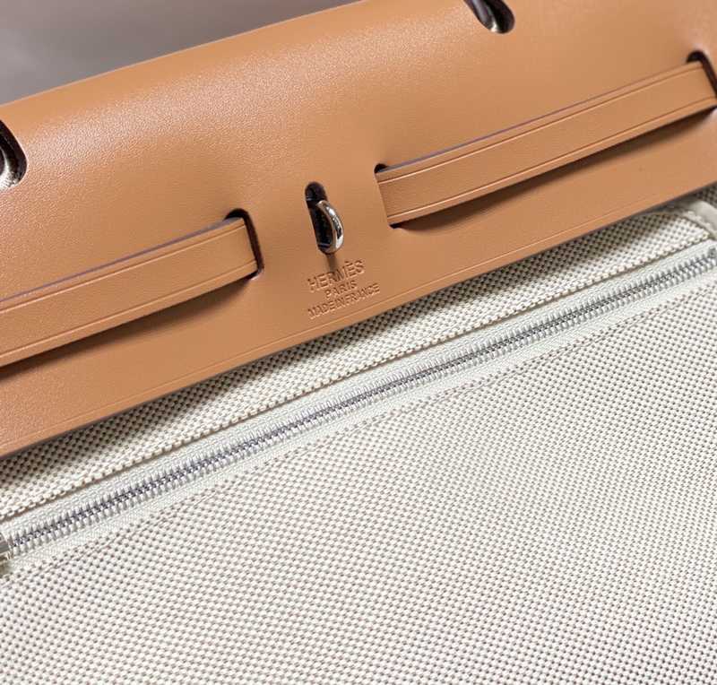 Herbag Zip 31 Interior Stitches