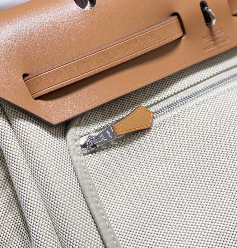 Herbag Zip 31 Interior Stitches