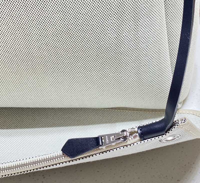 Herbag Zip 31 Interior Stitches Herbag Zip 31 Interior Stitches