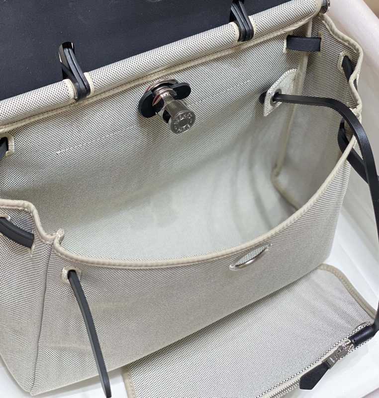 Herbag Zip 31 Interior Stitches Herbag Zip 31 Interior Stitches