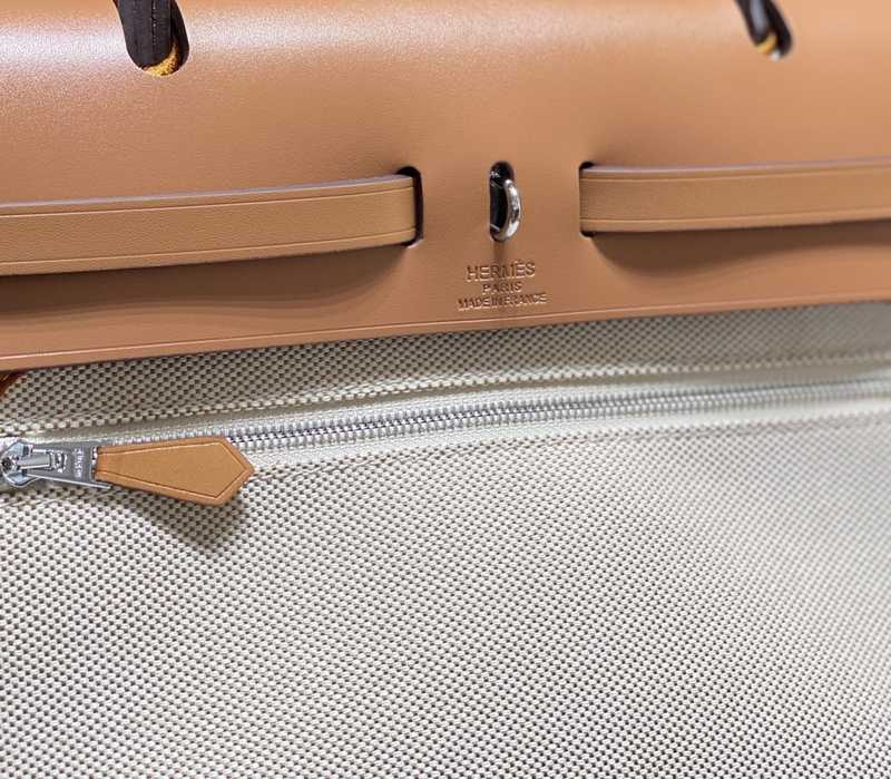 Herbag Zip 31 Exterior Stitches Herbag Zip 31 Exterior Stitches