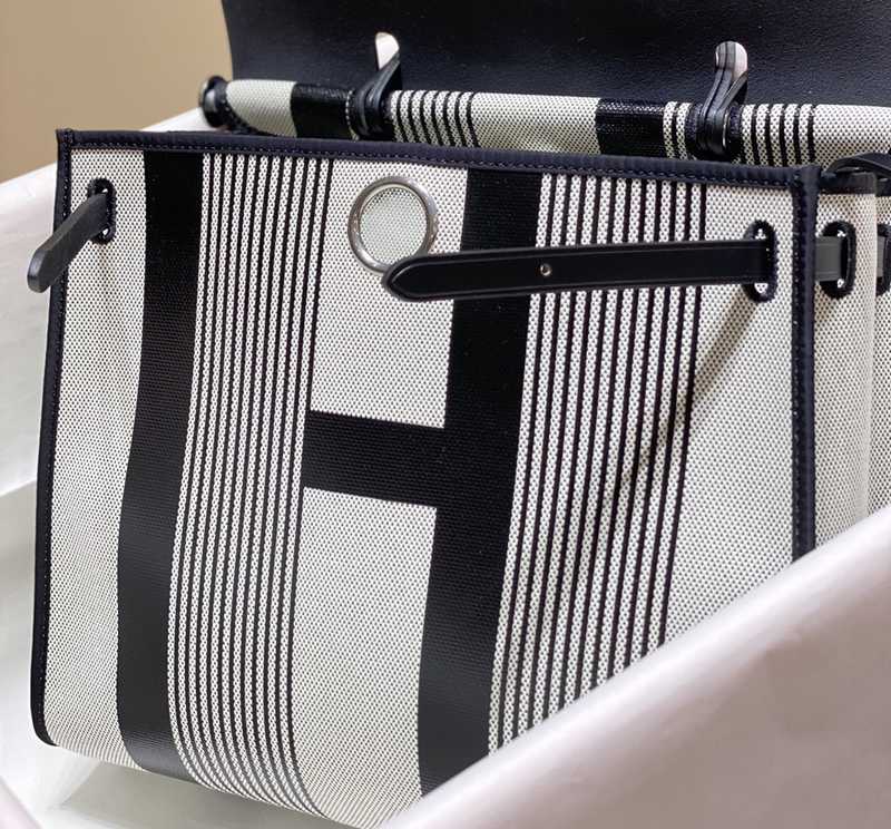 Herbag Zip 31 Exterior Stitches Herbag Zip 31 Exterior Stitches