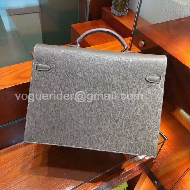 Briefcase Togo 38 code:etoupe 18 Briefcase Togo 38 code:etoupe 18