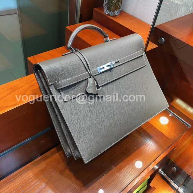Briefcase Togo 38 code:etoupe 18 Briefcase Togo 38 code:etoupe 18