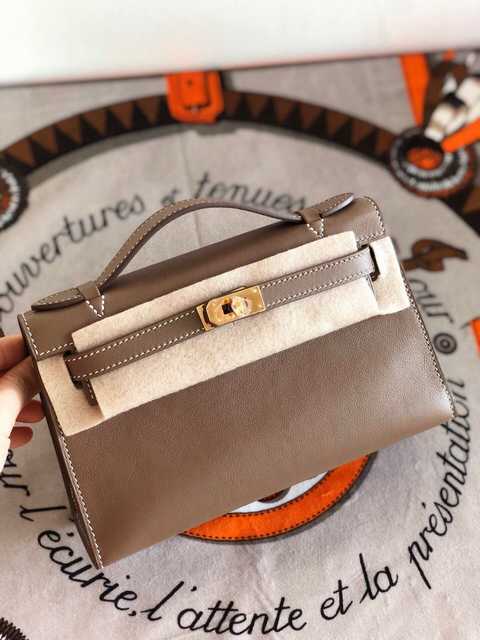 Mini Pochette Swift 22