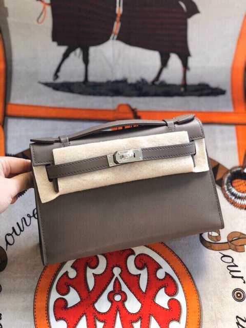 Mini Pochette Swift 22