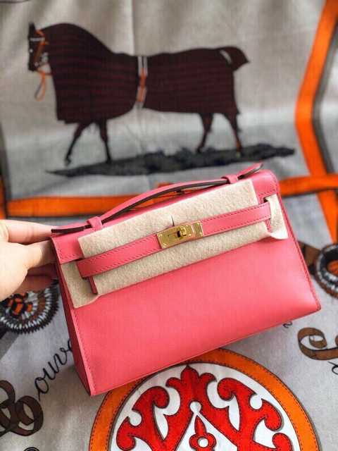 Mini Pochette Swift 22