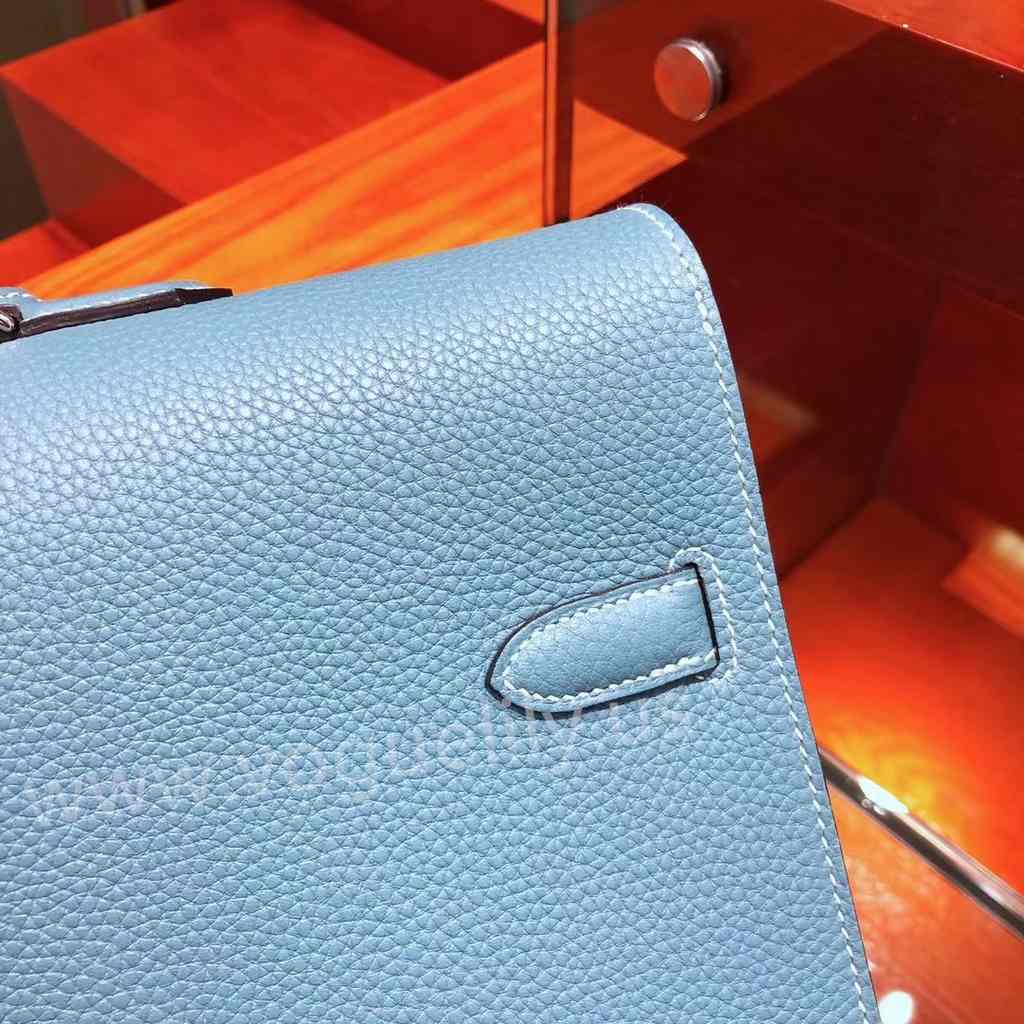 Briefcase Togo 38 Code:bleu jean 75 Briefcase Togo 38 Code:bleu jean 75