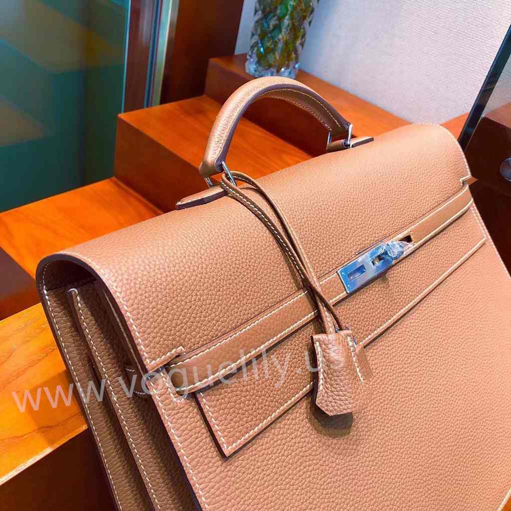 Briefcase Togo 38 Code:Gold 37 Briefcase Togo 38 Code:Gold 37