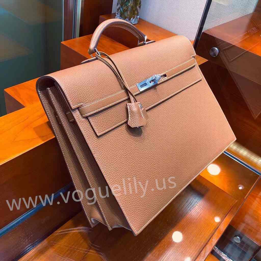 Briefcase Togo 38 Code:Gold 37 Briefcase Togo 38 Code:Gold 37