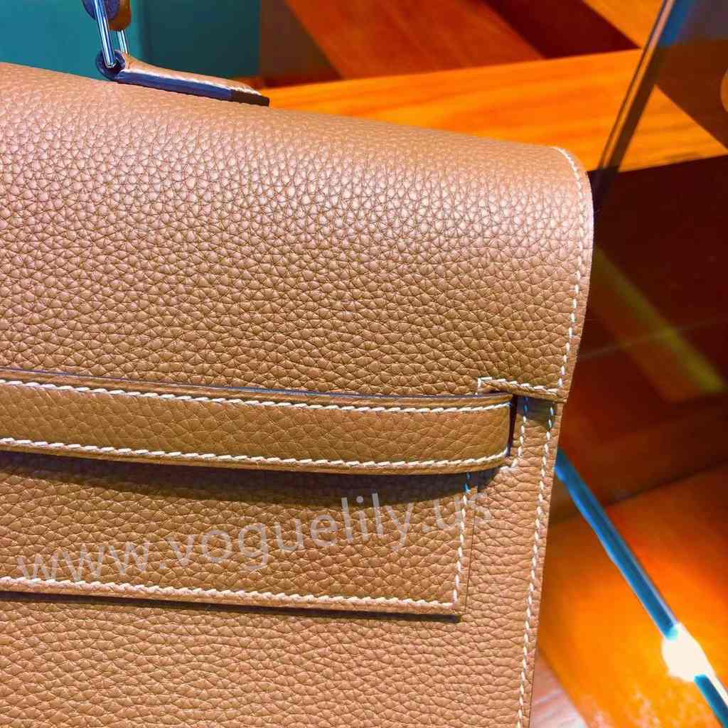 Briefcase Togo 38 Code:Gold 37 Briefcase Togo 38 Code:Gold 37